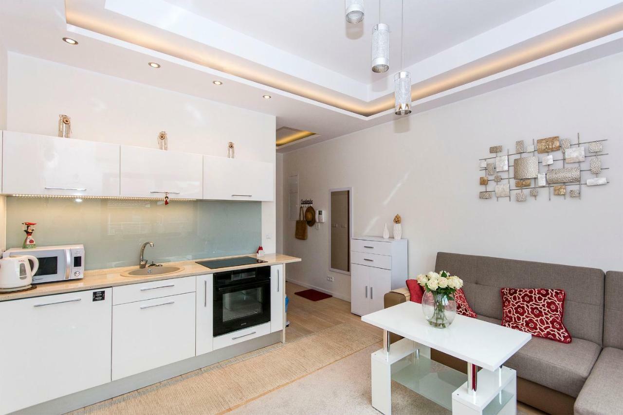 Ascot - Neptun Park By Oneapartments กดัญสก์ ภายนอก รูปภาพ